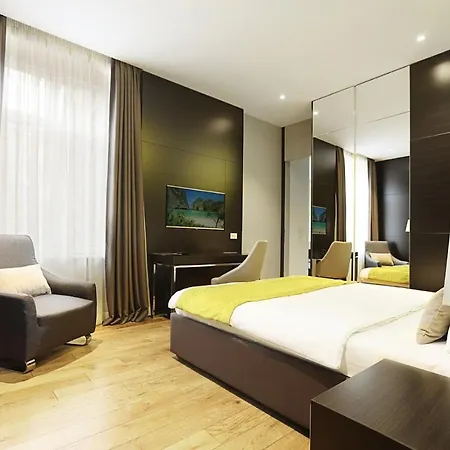 Maccani Black Luxury 4*