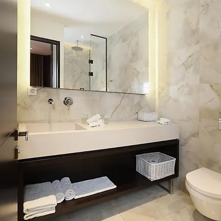Maccani Black Luxury Belgrado