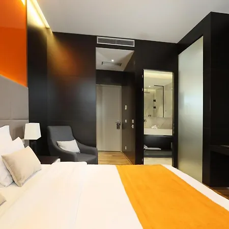 Maccani Black Luxury 4*