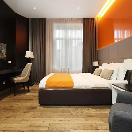 Maccani Black Luxury בית הארחה