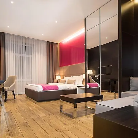 Maccani Black Luxury