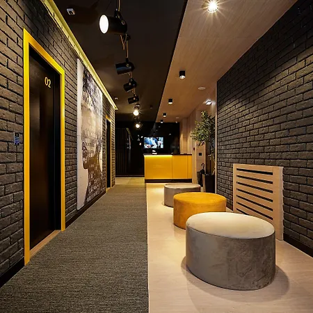 Maccani Black Luxury בית הארחה בלגרד