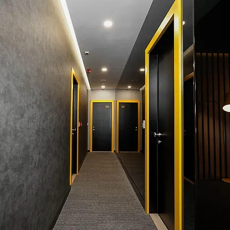 Maccani Black Luxury בלגרד