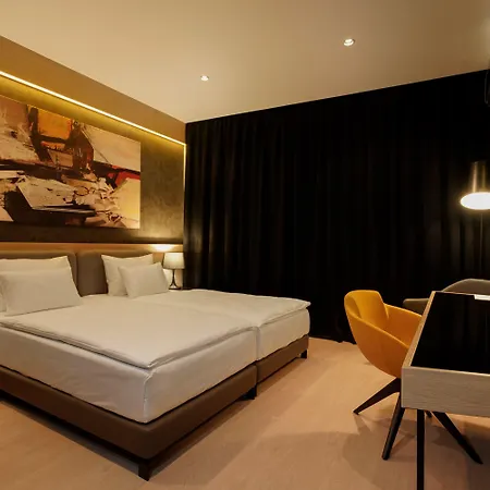 Maccani Black Luxury 4* Belgrado