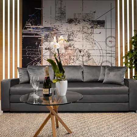 בית הארחה Maccani Black Luxury