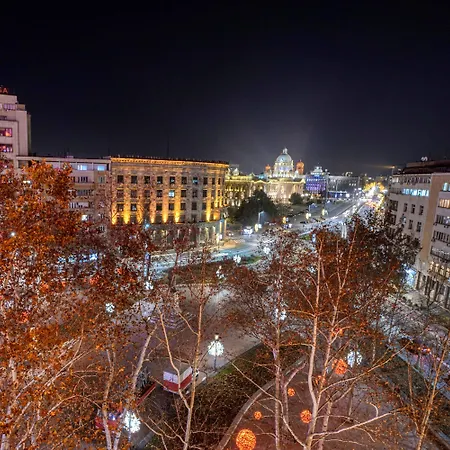 Maccani Black Luxury בית הארחה