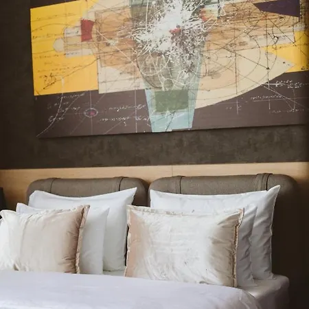 Гостевой дом Maccani Black Luxury