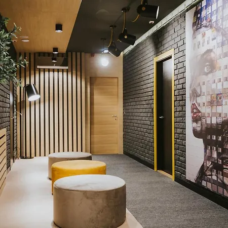 Maccani Black Luxury 4*