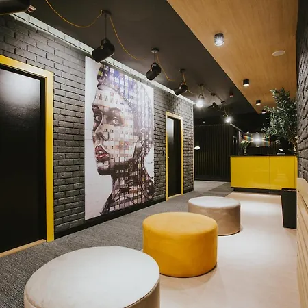 Maccani Black Luxury