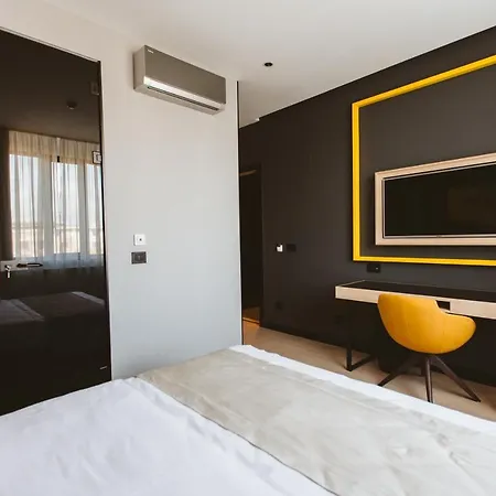 Maccani Black Luxury Gasthof Belgrad
