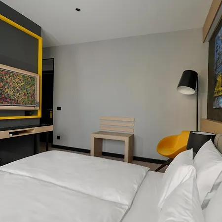 Maccani Black Luxury 4* Белград