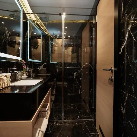 Gasthof Maccani Black Luxury Belgrad