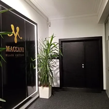 Maccani Black Luxury